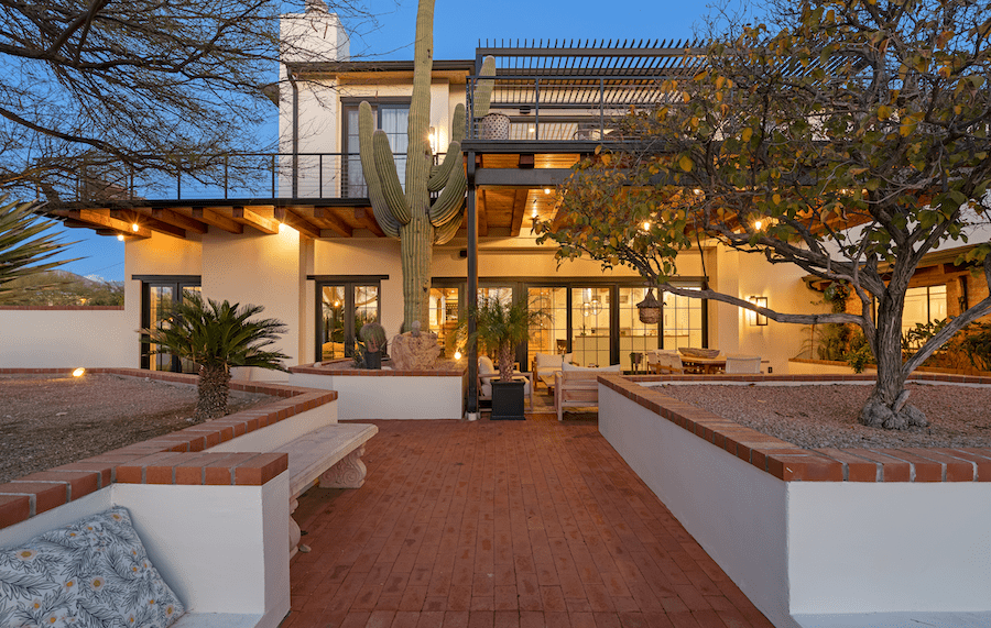 Outdoor living spaces at 2023 BALA winner Saguaro Serenity