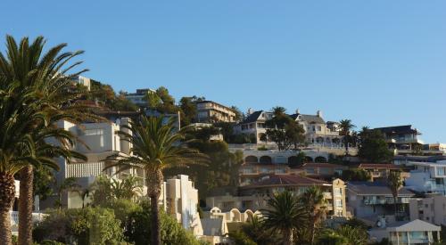 California hillside mansions