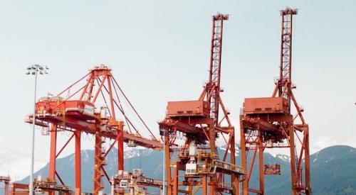 Cranes_at_international_trade_port